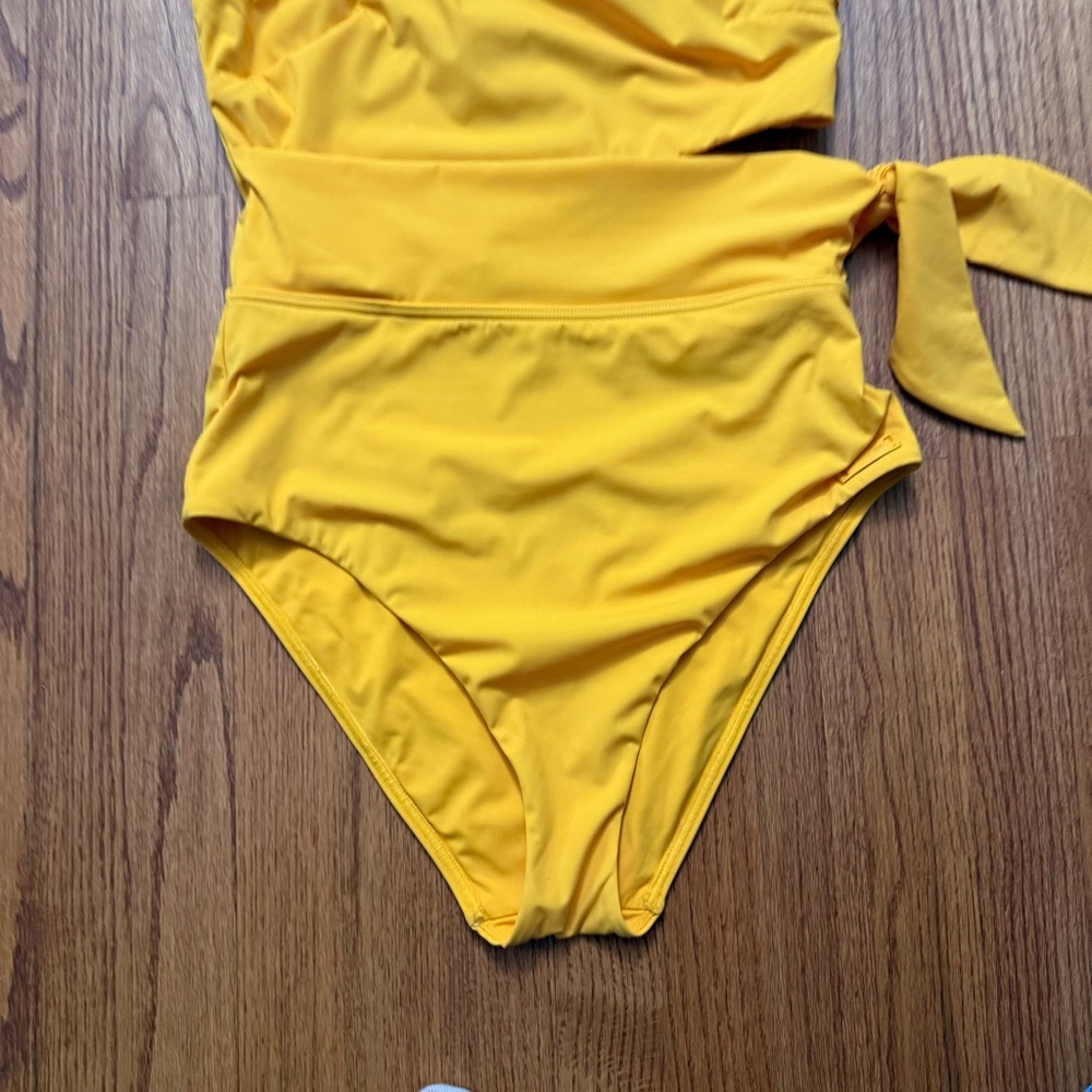 Zimmerman Knotted cutout bandeau swimsuit in saffron size 8 - Picture 6 of 16